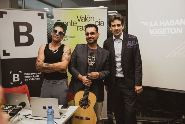El concejal de Cultura de Valencia, José Luis Moreno, en la conferencia De la Habanera al Reggaeton de Carey